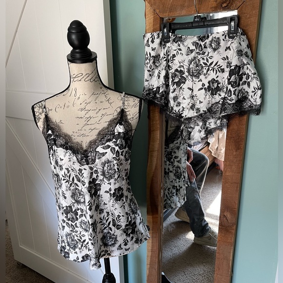 NWOT!!! Victoria Secret Black & White Cami lingerie Set - Picture 1 of 8